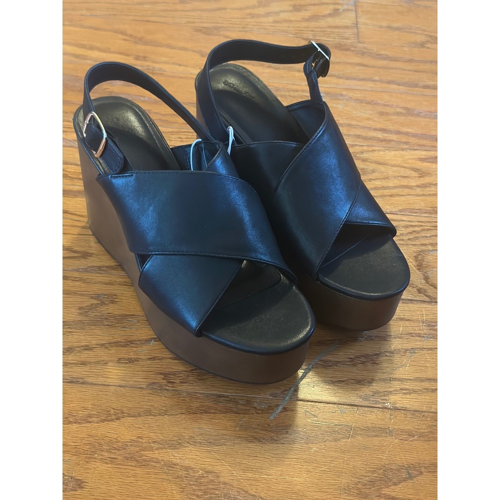 Universal Thread Naomi Black Platform Wedge Sandals Crossover Straps 9.5